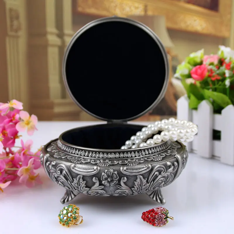 Europe Ancient tin color alloy metal round jewelry box organizer makeup storage box desktop organizer for home table decor Z097
Europe Ancient tin color alloy metal round jewelry box organizer makeup storage box desktop organizer for home table decor Z097