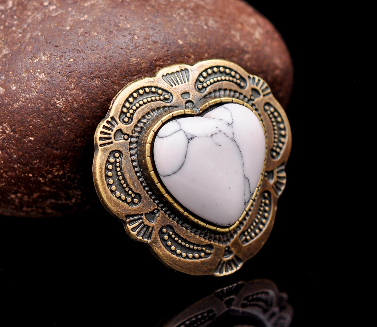 Латунный Племенной Цветочный браслет 30 мм с гравировкой сердца, бирюзовая фурнитура для кожевенного ремесла
Латунный Племенной Цветочный браслет 30 мм с гравировкой сердца, бирюзовая фурнитура для кожевенного ремесла