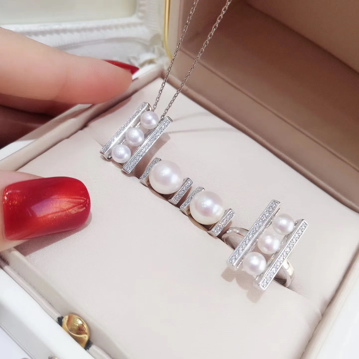 Elegant 3Pieces Sets Jewelry Accessory S925 Sterling Silver Pearl Earrings Holder+Pendant Settings+Rings Fittings 2Sets/Lot
Elegant 3Pieces Sets Jewelry Accessory S925 Sterling Silver Pearl Earrings Holder+Pendant Settings+Rings Fittings 2Sets/Lot