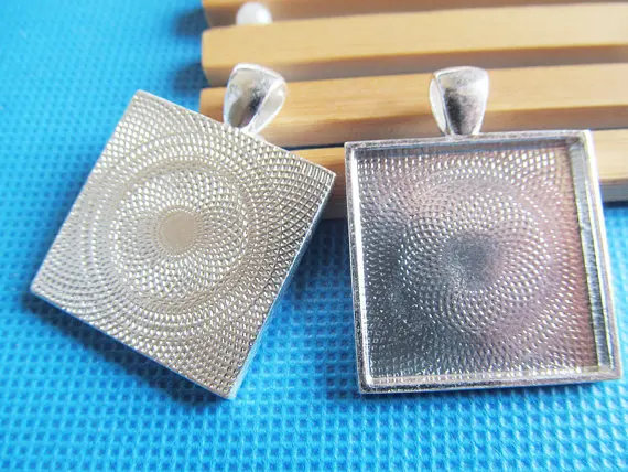50pcs Antique Silver/Antique bronze Square Base Setting Tray Bezel Pendant Charm/Finding,fit 25mmCabochon/Cameo
50pcs Antique Silver/Antique bronze Square Base Setting Tray Bezel Pendant Charm/Finding,fit 25mmCabochon/Cameo