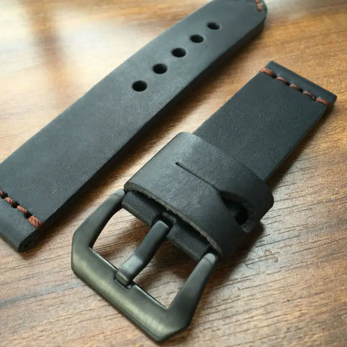 NEW Fashion men's watch band 20MM 22MM 24MM 26MM calfskin strap comfortable breathable special black retro leather watch belt
NEW Fashion men's watch band 20MM 22MM 24MM 26MM calfskin strap comfortable breathable special black retro leather watch belt