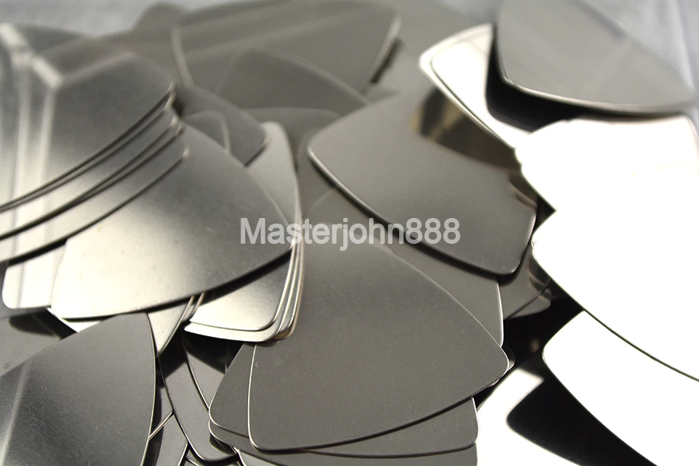 100pcs NO LOGO 0.3mm Speed Heart/Standard/Triangle Shape Chrome Metal Stainless Steel Picks Electric Guitar Bass Picks Plectrums
100pcs NO LOGO 0.3mm Speed Heart/Standard/Triangle Shape Chrome Metal Stainless Steel Picks Electric Guitar Bass Picks Plectrums