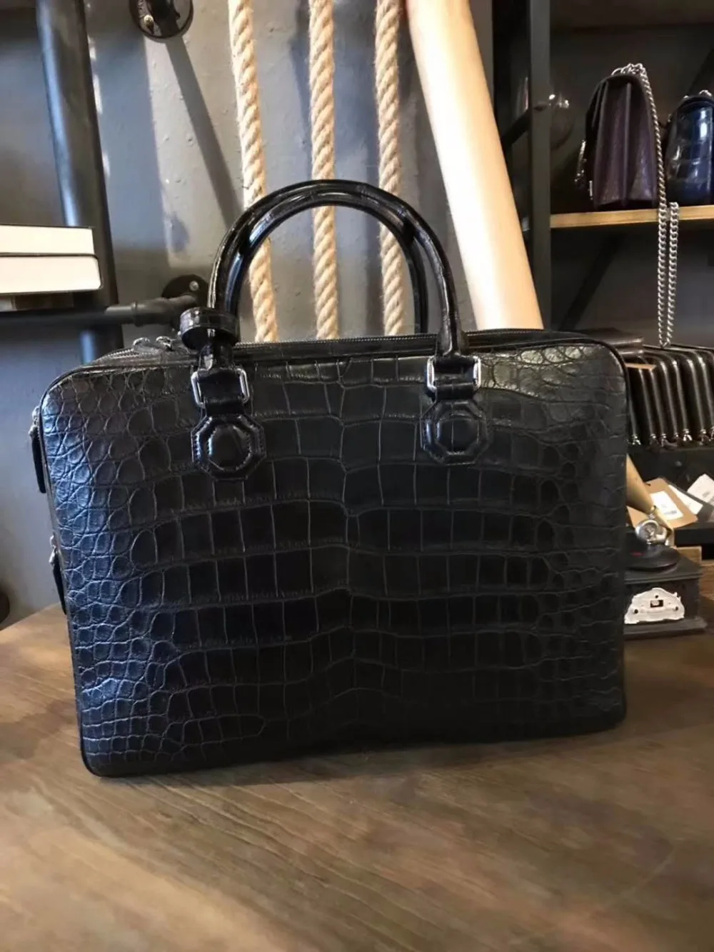 100% genuine crocodile leather men business laptop bag , 2017 men brown crocodile belly skin men briefcase bag front flap
100% genuine crocodile leather men business laptop bag , 2017 men brown crocodile belly skin men briefcase bag front flap