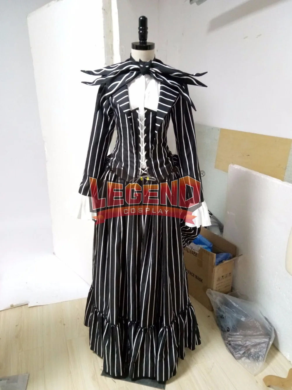 Christmas Nightmare Jack cosplay Costume outfit dress Black Stripe medieval dress
Christmas Nightmare Jack cosplay Costume outfit dress Black Stripe medieval dress