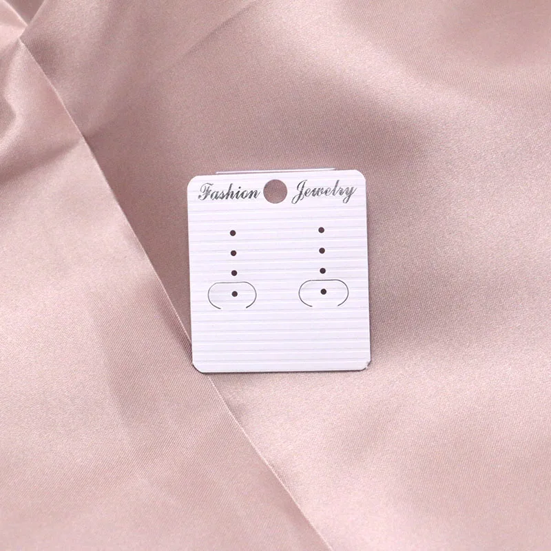 Fashion 100pcs/lot White Plastic Earring Cards Display Earring Stand Jewelry Paxckaging&Display For Wedding Gift Packaging Logo
Fashion 100pcs/lot White Plastic Earring Cards Display Earring Stand Jewelry Paxckaging&Display For Wedding Gift Packaging Logo