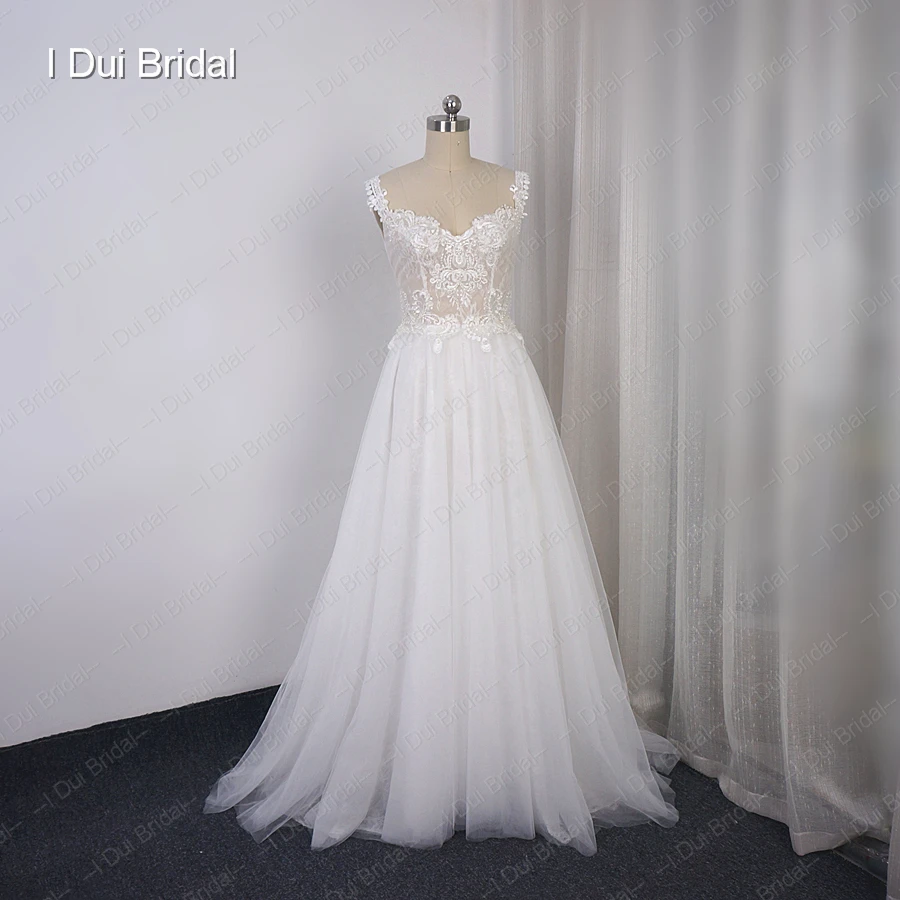Tulle Lace Wedding Dress A Line Sweetheart Neckline with Straps String Up Back Beach Bridal Gown
Tulle Lace Wedding Dress A Line Sweetheart Neckline with Straps String Up Back Beach Bridal Gown