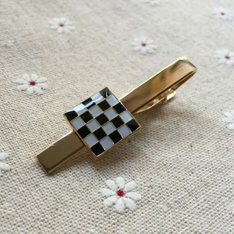 10pcs wholesale good quality black and White Carpet Tie Bar for Masonic Freemasonary Free Masons Tie Clips Masonery
10pcs wholesale good quality black and White Carpet Tie Bar for Masonic Freemasonary Free Masons Tie Clips Masonery