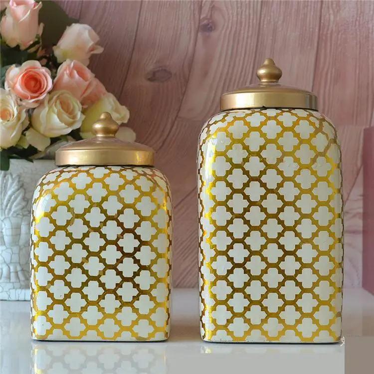 Simple Modern Jingdezhen Ceramics jar European Style Gold Painting porcelain Pot Living Room Decoration ceramic jar vase
Simple Modern Jingdezhen Ceramics jar European Style Gold Painting porcelain Pot Living Room Decoration ceramic jar vase