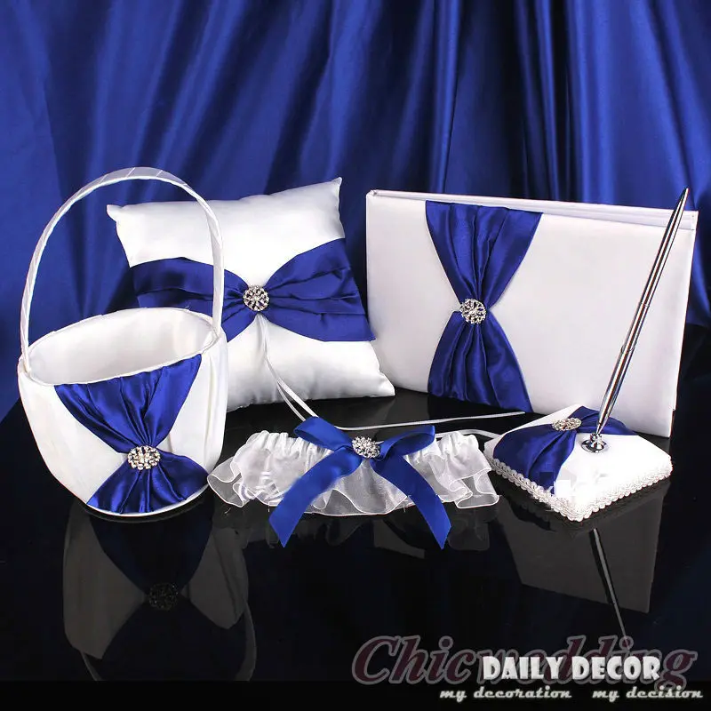 5pcs! A set of blue + white wedding party accessories suit ( ring pillow + flower basket + pen + guest book + bridal garter )
5pcs! A set of blue + white wedding party accessories suit ( ring pillow + flower basket + pen + guest book + bridal garter )
