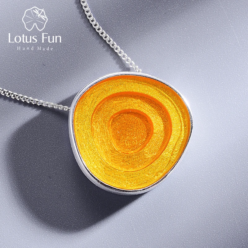 Lotus Fun реальные 925 серебро минимализм Стиль Ювелирные украшения геометрический рядом с круглым Дизайн смола кулон без Цепочки и ожерелья
Lotus Fun реальные 925 серебро минимализм Стиль Ювелирные украшения геометрический рядом с круглым Дизайн смола кулон без Цепочки и ожерелья