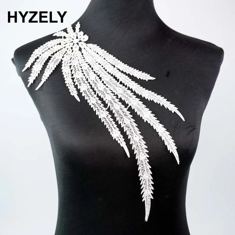 1Pc Peacock Embroidered Lace Fabric Trim DIY Neckline Collar Sew On Dress Clothing Applique Sewing Accessories BW062
1Pc Peacock Embroidered Lace Fabric Trim DIY Neckline Collar Sew On Dress Clothing Applique Sewing Accessories BW062