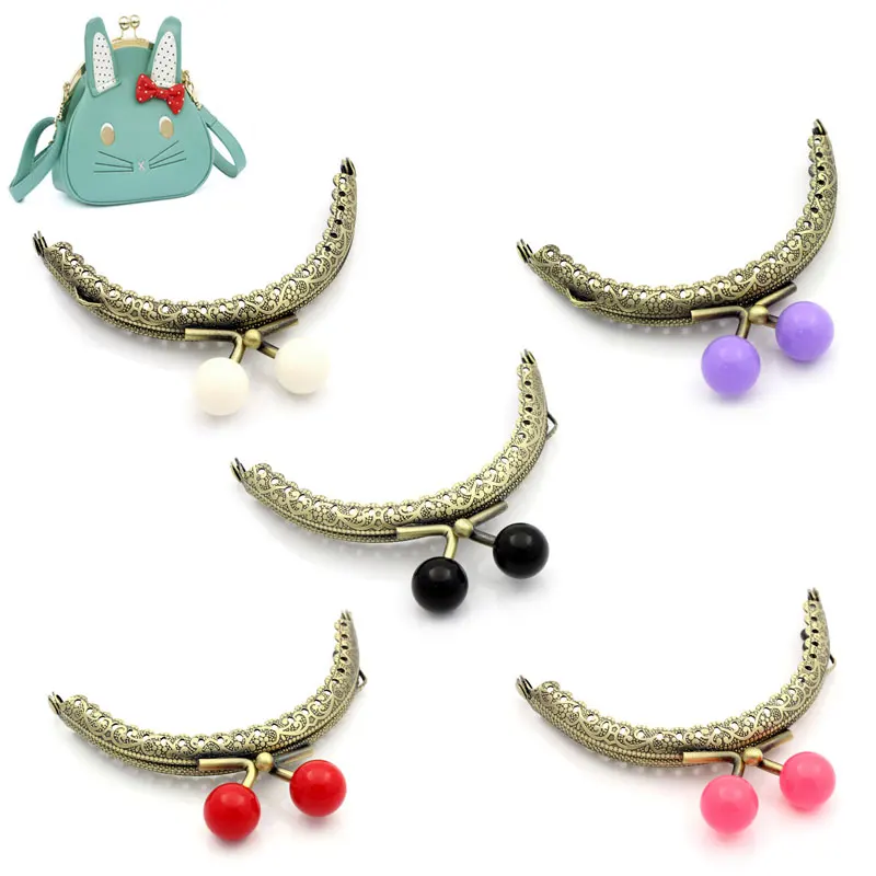 Free Shipping-5PC Metal Frame Kiss Clasp Arch For Purse Bag Lock Handle DIY Handmade Antique Bronze Ball Mixed 8.8x7.5cm J2621
Free Shipping-5PC Metal Frame Kiss Clasp Arch For Purse Bag Lock Handle DIY Handmade Antique Bronze Ball Mixed 8.8x7.5cm J2621