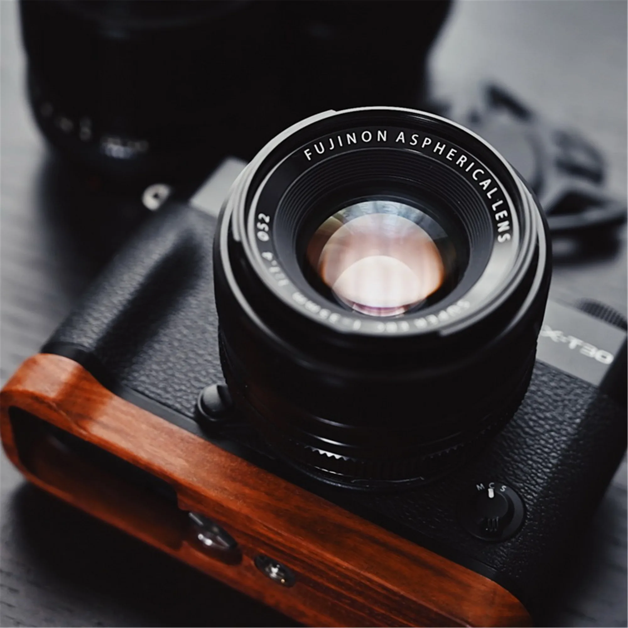 Mahogany Wooden Wood Hand Grip Plate Bracket Base Plate For FUJI XT30 FUJIFILM X T30
Mahogany Wooden Wood Hand Grip Plate Bracket Base Plate For FUJI XT30 FUJIFILM X T30