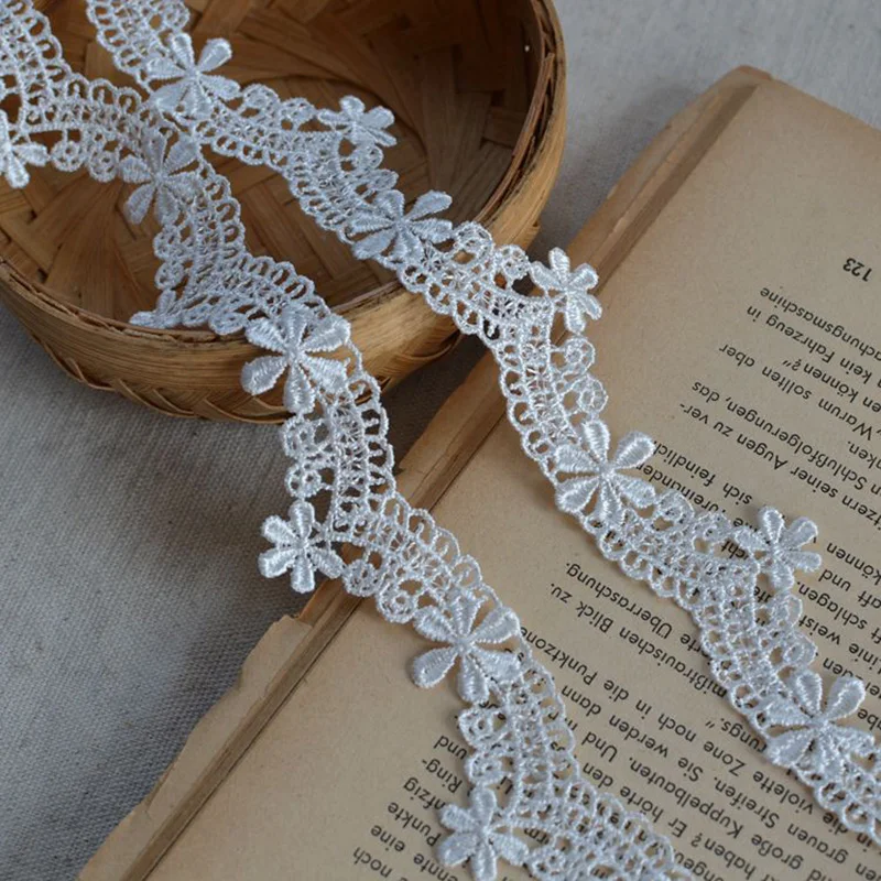 10Yards Vintage White Black Floral Lace Edge Trim Ribbon Wedding Fabric Applique Sewing Craft
10Yards Vintage White Black Floral Lace Edge Trim Ribbon Wedding Fabric Applique Sewing Craft