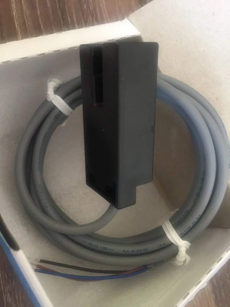 new original Taiwan's FOTEK U-type photoelectric switch / sensor SU-07X 10-30VDC
new original Taiwan's FOTEK U-type photoelectric switch / sensor SU-07X 10-30VDC