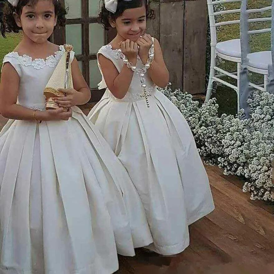 Black High Low Girls Pageant Dresses Evening Ball Gown Short Front Long Back Tulle Satin Lace Long Sleeves Kids Evening Gowns
Black High Low Girls Pageant Dresses Evening Ball Gown Short Front Long Back Tulle Satin Lace Long Sleeves Kids Evening Gowns