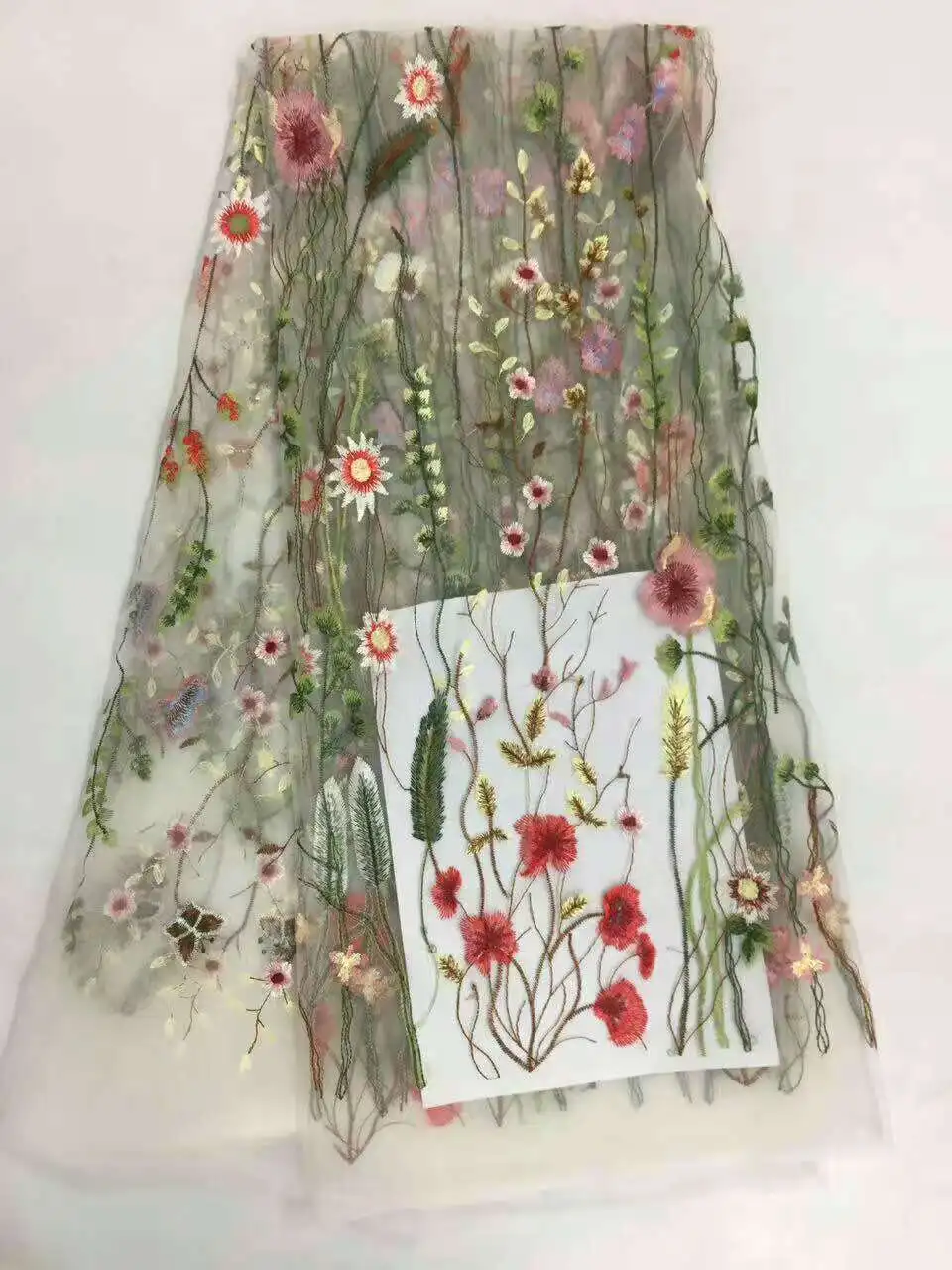 5yards BB817 good quality nice colorful floral wild flower embroidery net mesh lace fabric for evening dress/wedding
5yards BB817 good quality nice colorful floral wild flower embroidery net mesh lace fabric for evening dress/wedding