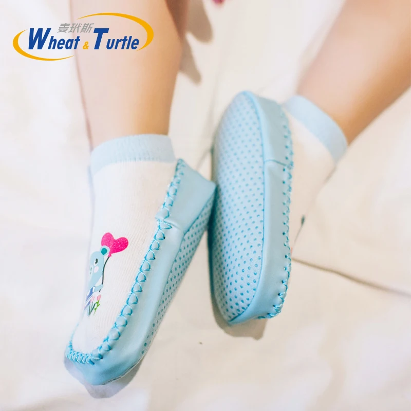 Baby Boy Shoes Anti-Slip Newborn Socks Soft Sole Comfortable Indoor Home Sneakers Bebe Moccasin Animals Owl Fox
Baby Boy Shoes Anti-Slip Newborn Socks Soft Sole Comfortable Indoor Home Sneakers Bebe Moccasin Animals Owl Fox