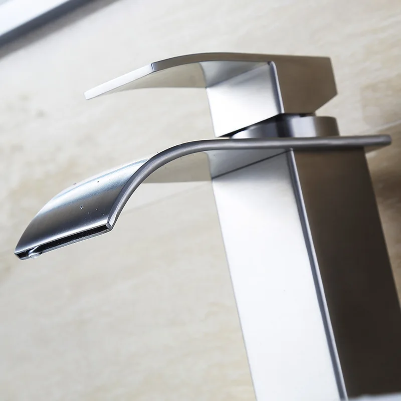 Vidric 304 stainless steel square single handle single hole hot and cold mixer tap toilet wash basin faucet ceramic basin faucet
Vidric 304 stainless steel square single handle single hole hot and cold mixer tap toilet wash basin faucet ceramic basin faucet