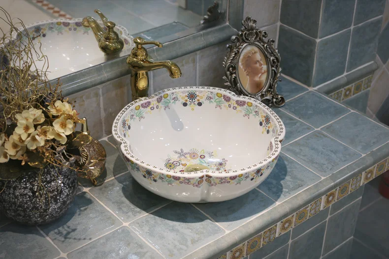 Flower Shape Europe style chinese Jingdezhen Art Counter Top ceramic bathroom vessel sink
Flower Shape Europe style chinese Jingdezhen Art Counter Top ceramic bathroom vessel sink