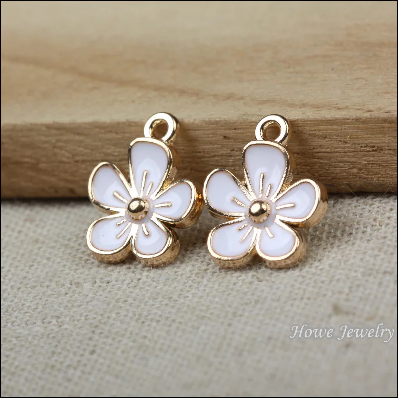 50pcs High quality retro white enamel flowers gold plated charm fit for Necklaces & Pendants metal jewelry findings
50pcs High quality retro white enamel flowers gold plated charm fit for Necklaces & Pendants metal jewelry findings