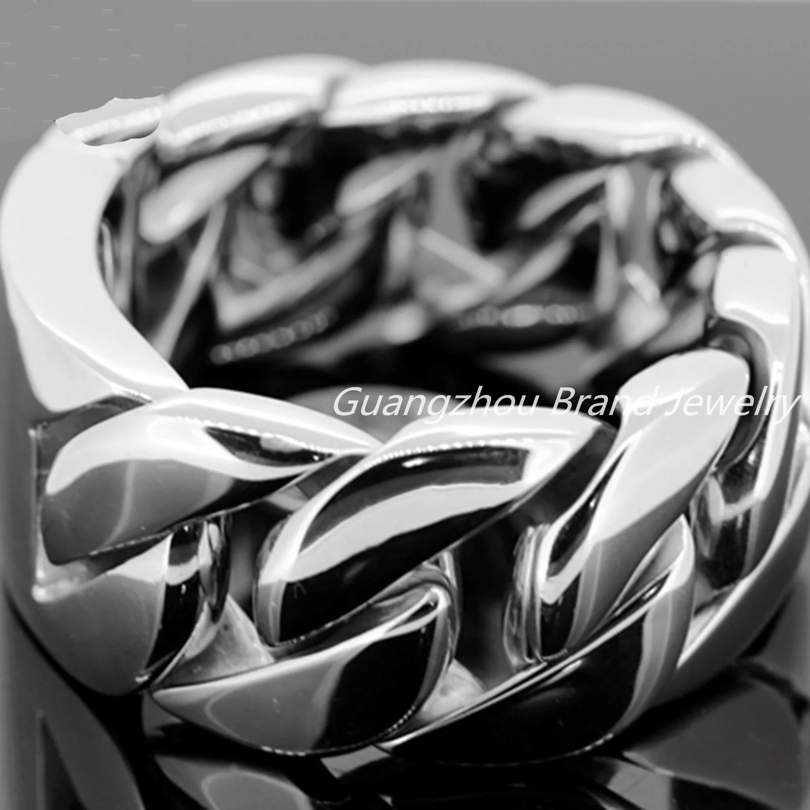 9"*31mm 324g Newest Huge Heavy Jewelry 316L Stainless Steel Silver Color Cuban Curb Chain Mens Boys Bracelet Bangle Top Design
9"*31mm 324g Newest Huge Heavy Jewelry 316L Stainless Steel Silver Color Cuban Curb Chain Mens Boys Bracelet Bangle Top Design