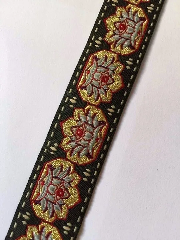 3cm gold metallic thread embroidery single face strong webbing,eye lotus webbing,Buddha webbing,XERY0628B
3cm gold metallic thread embroidery single face strong webbing,eye lotus webbing,Buddha webbing,XERY0628B