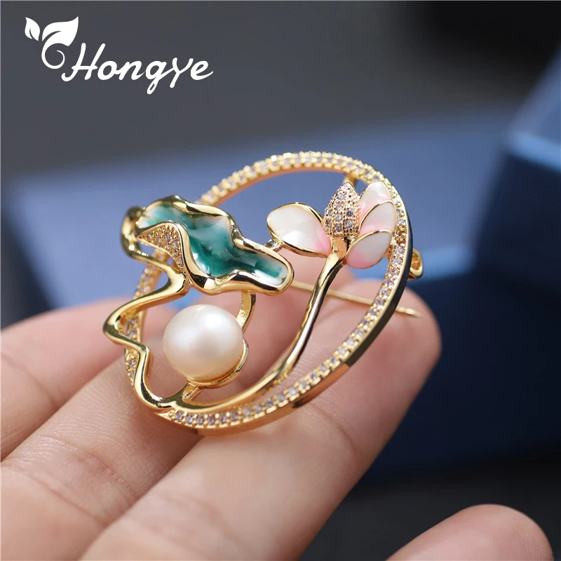 Real Gold Enamel Lotus Brooch Pins Designer Brand Clothing Decoration Fashion Beautiful Jewelry Flower AAA Zircon Trendy Brooch
Real Gold Enamel Lotus Brooch Pins Designer Brand Clothing Decoration Fashion Beautiful Jewelry Flower AAA Zircon Trendy Brooch