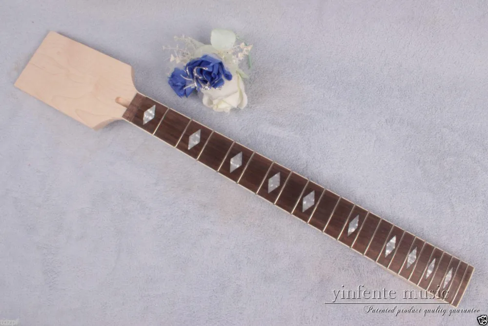 1 pcs Electric guitar neck 22 fret 25.5'' Maple rose Fretboard Unfinished #872
1 pcs Electric guitar neck 22 fret 25.5'' Maple rose Fretboard Unfinished #872
