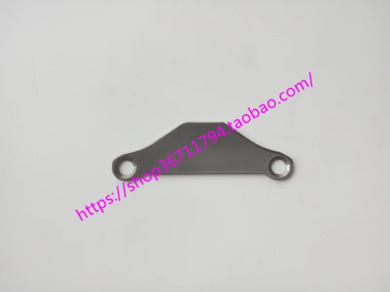 3PCS For Brother spare parts Sweater knitting machine accessories KH260 head parts A131 center triangle Part number 413313001
3PCS For Brother spare parts Sweater knitting machine accessories KH260 head parts A131 center triangle Part number 413313001