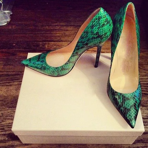 Spring Hot Green Python Leather Women Pointy Toe Pumps Slip On Ladies Sexy High Heels Fashion Party Stiletto Dress Shoes 
Spring Hot Green Python Leather Women Pointy Toe Pumps Slip On Ladies Sexy High Heels Fashion Party Stiletto Dress Shoes