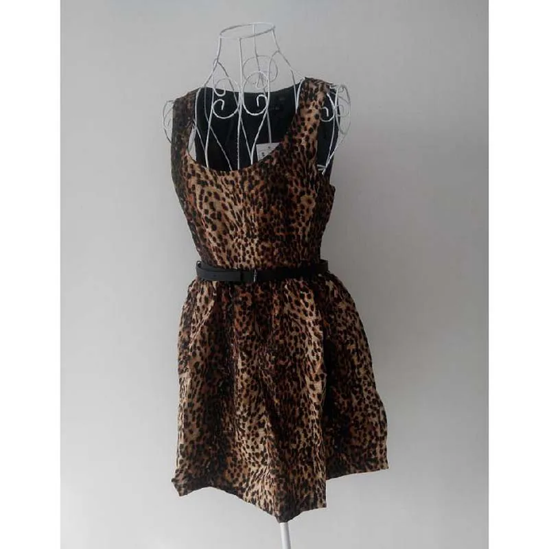 SALE Summer Leopard Grain Dress Women Slim Printing Sleeveless Dress + Free Belt S M L
SALE Summer Leopard Grain Dress Women Slim Printing Sleeveless Dress + Free Belt S M L