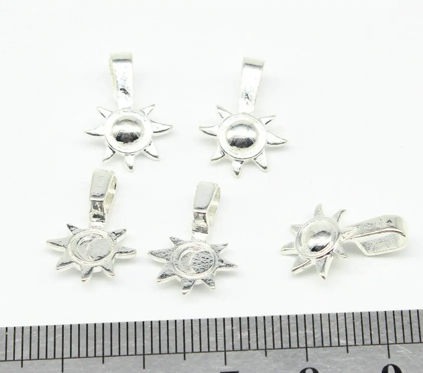 200 zinc alloy sun Shaped Glue on Bails - Silver Plated - for Pendant Making 12*16mm lead and nickle free
200 zinc alloy sun Shaped Glue on Bails - Silver Plated - for Pendant Making 12*16mm lead and nickle free