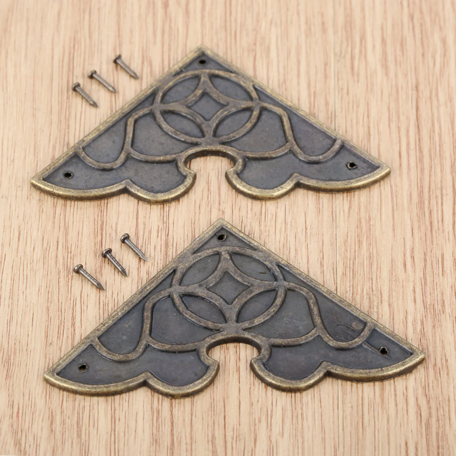 2Pcs Antique Bronze Decorative Protectors Zinc Alloy Wooden Box Protector Album Menu Folder Corner Protectors
2Pcs Antique Bronze Decorative Protectors Zinc Alloy Wooden Box Protector Album Menu Folder Corner Protectors