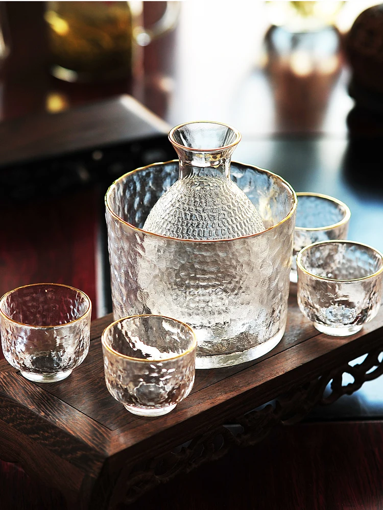 Japanese sake bottle set golden edge mammer-eyed glass white wine warmer hot bottle household one two liquor cup set barware
Japanese sake bottle set golden edge mammer-eyed glass white wine warmer hot bottle household one two liquor cup set barware