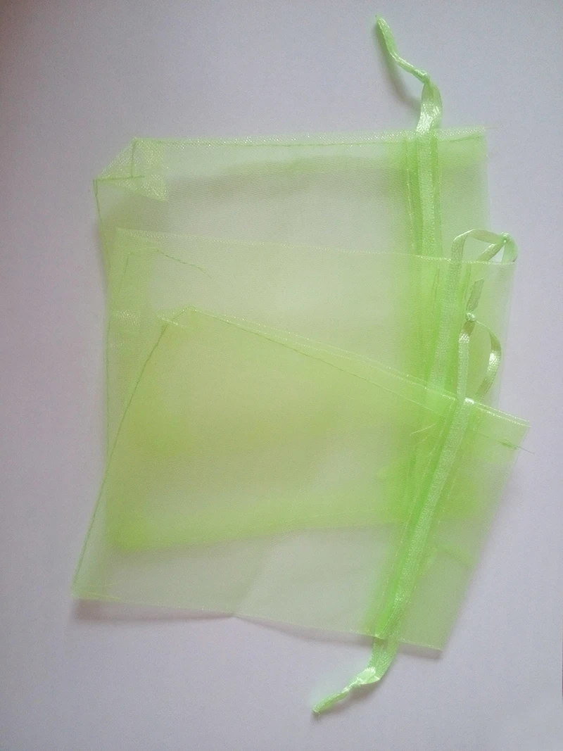 50pcs 13*18 Green gift bags for jewelry/wedding/christmas/birthday Organza Bags with handles Packaging Yarn bag
50pcs 13*18 Green gift bags for jewelry/wedding/christmas/birthday Organza Bags with handles Packaging Yarn bag