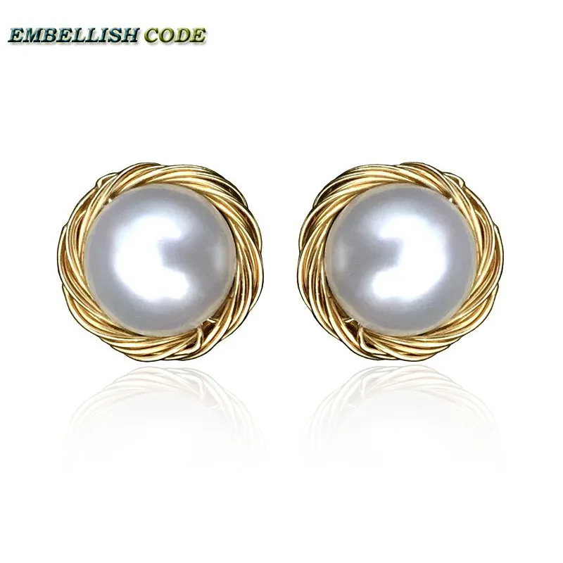 NEW Design Hand made white Classic style golden wire flat round real freshwater cultured pearls stud earrings for girl gift
NEW Design Hand made white Classic style golden wire flat round real freshwater cultured pearls stud earrings for girl gift