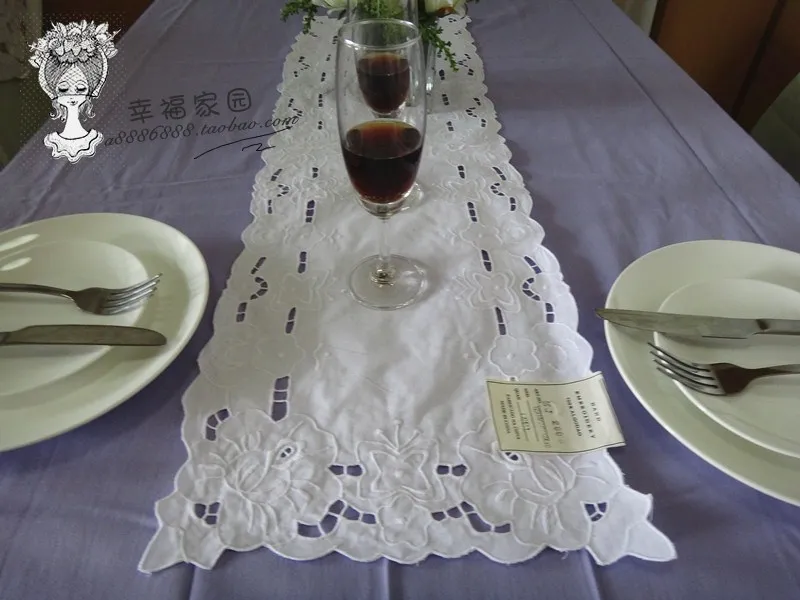 Original single white cotton openwork embroidery table runner / mat / three sets / preferential clearance
Original single white cotton openwork embroidery table runner / mat / three sets / preferential clearance