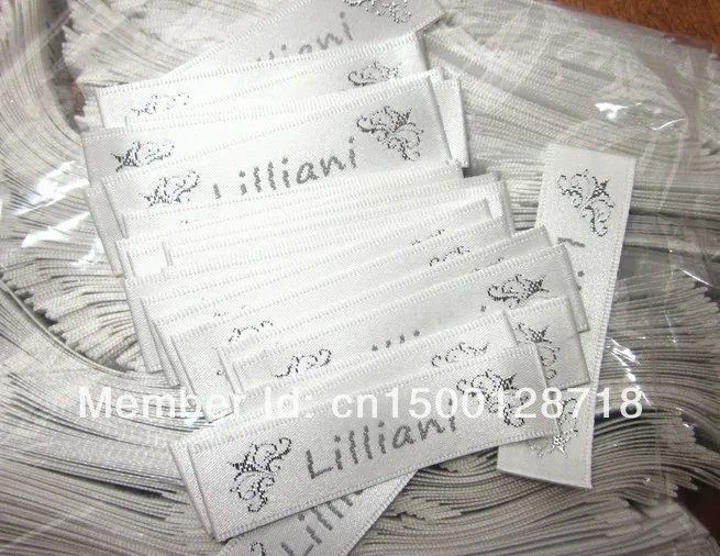 Free shipping customized garment clothing woven labels/satin silver thread embroidered label/logo/tag
Free shipping customized garment clothing woven labels/satin silver thread embroidered label/logo/tag
