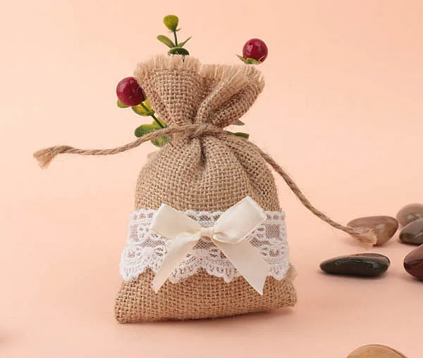 New Arrived Wedding Favor Bags With Lace And Ribbon Burlap Jute Bags Rustic Wedding Canyd Gifts Bags free shipping 50PCS
New Arrived Wedding Favor Bags With Lace And Ribbon Burlap Jute Bags Rustic Wedding Canyd Gifts Bags free shipping 50PCS
