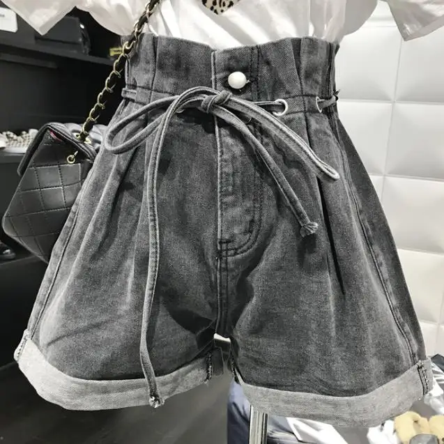 Summer New fashion High Waist Denim Shorts Women Curled Loose Wide Leg Shorts Streetwear Jeans Short Pants Women
Summer New fashion High Waist Denim Shorts Women Curled Loose Wide Leg Shorts Streetwear Jeans Short Pants Women
