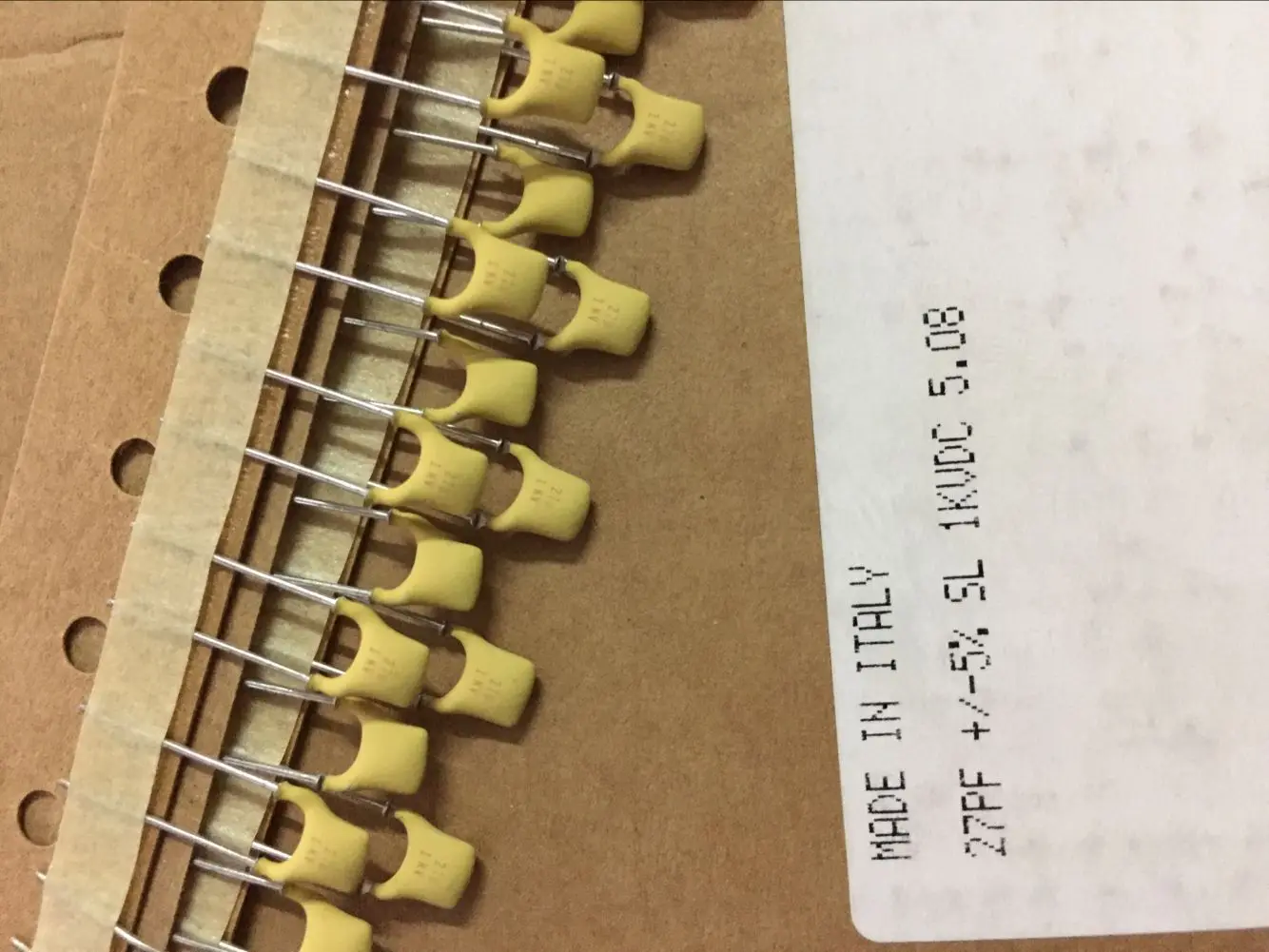 2020 hot sale Holland BC 20PCS/50PCS Silver film high frequency ceramic capacitor 1000V27PF 1KV 27PF 5% free shipping
2020 hot sale Holland BC 20PCS/50PCS Silver film high frequency ceramic capacitor 1000V27PF 1KV 27PF 5% free shipping