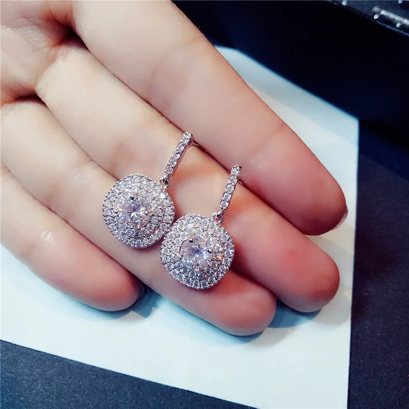 Серьги-капли для женщин, изящные ювелирные изделия из стерлингового серебра 925 пробы, темперамент, простые роскошные серьги с кубическим цирконием, элегантные стразы Aretes
Серьги-капли для женщин, изящные ювелирные изделия из стерлингового серебра 925 пробы, темперамент, простые роскошные серьги с кубическим цирконием, элегантные стразы Aretes