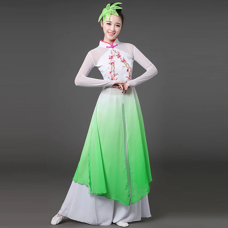 Женский костюм для классических танцев в китайском стиле
Женский костюм для классических танцев в китайском стиле