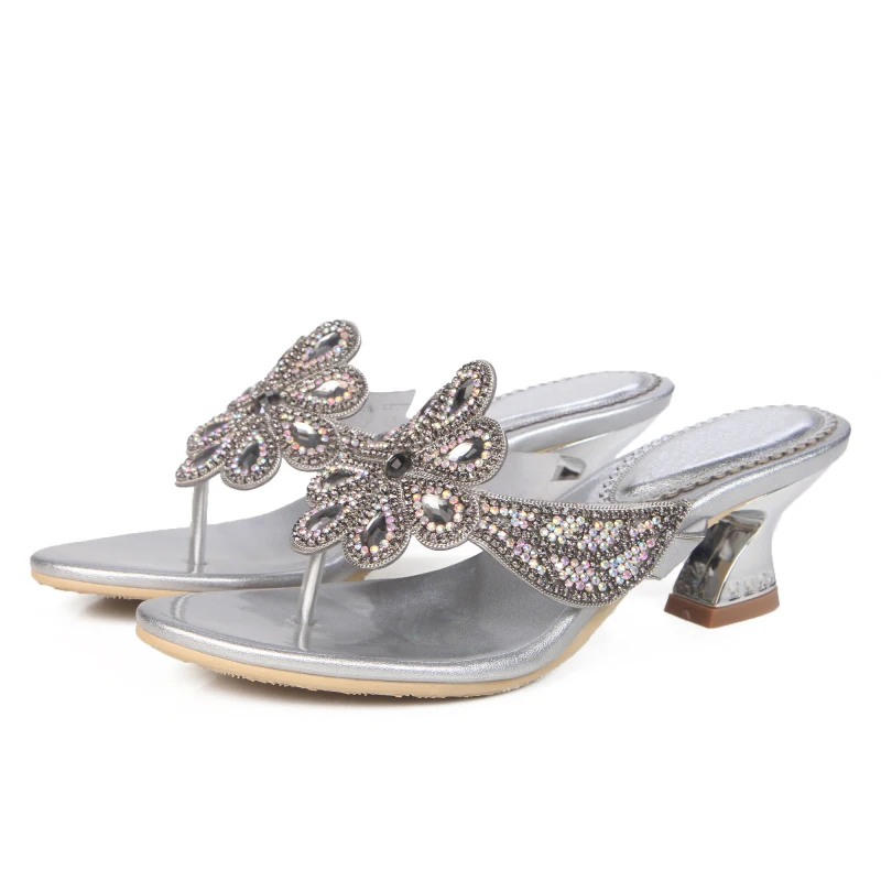 Flip-flops Thick High Heel Horse Shoe Heel Slippers Women Summer Flower Rhinestone Hollow Slippers 6 cm High Heel Slippers
Flip-flops Thick High Heel Horse Shoe Heel Slippers Women Summer Flower Rhinestone Hollow Slippers 6 cm High Heel Slippers