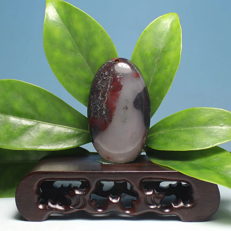 Yu Guilin chicken to red jasper natural jade hand pieces playing pieces black red stone lucky stone hand pieces
Yu Guilin chicken to red jasper natural jade hand pieces playing pieces black red stone lucky stone hand pieces