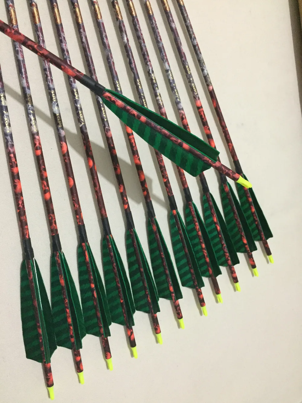 12pcs 32"Camo Carbon arrow spine500 with ith 5" Turkey fletching arrow tip for traditional bow archery and hunting
12pcs 32"Camo Carbon arrow spine500 with ith 5" Turkey fletching arrow tip for traditional bow archery and hunting