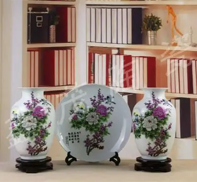 Jingdezhen ceramic three-piece vase The modern home decoration New home furnishing articles vase
Jingdezhen ceramic three-piece vase The modern home decoration New home furnishing articles vase
