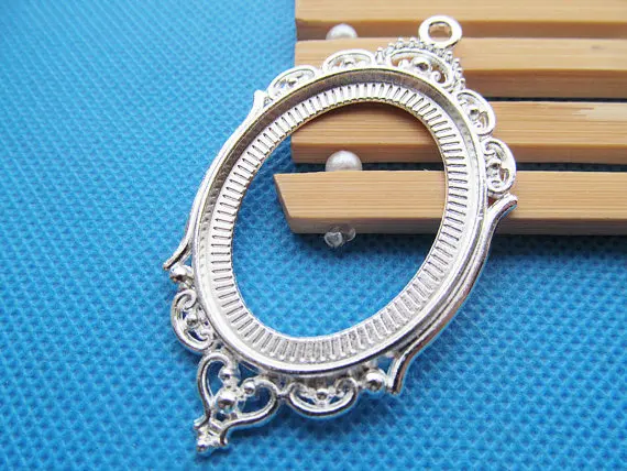 5 шт. античное серебро/Искусственная основа, подвеска с рамкой, подвеска, полый поднос, подходит для кабошона/камеи 30 мм x 40 мм
5 шт. античное серебро/Искусственная основа, подвеска с рамкой, подвеска, полый поднос, подходит для кабошона/камеи 30 мм x 40 мм