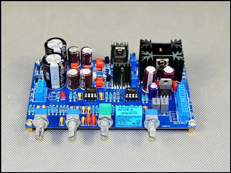 E2 HIFI Class A parallel regulator Power supply NE5532 preamp Fever Class Tone board Pass mode / tone mode
E2 HIFI Class A parallel regulator Power supply NE5532 preamp Fever Class Tone board Pass mode / tone mode